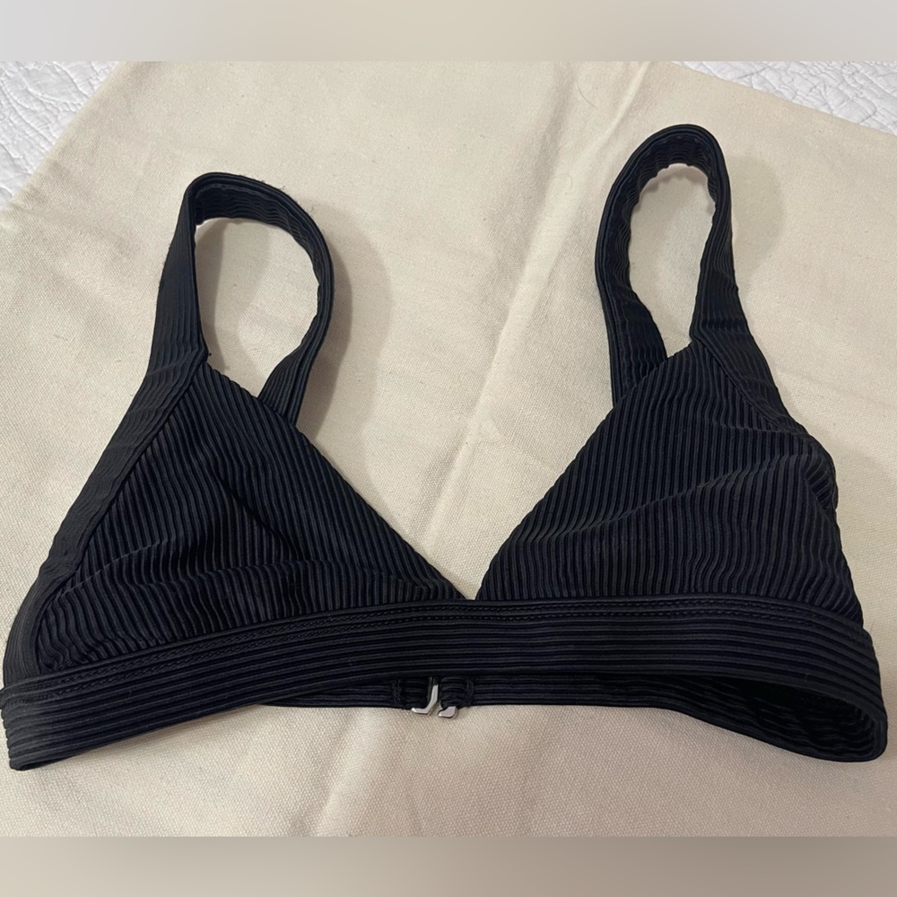 Frankie’s bikini top black size medium style Stevie